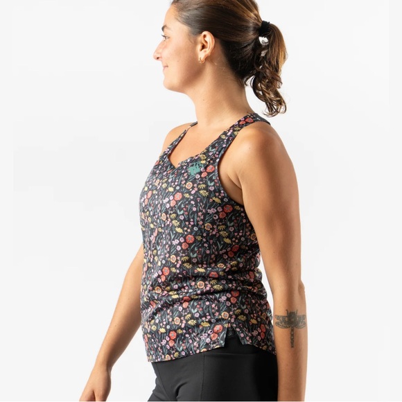 Run Rabbit - Floral Patterned Tank Top - Medium - Picture 3 of 10